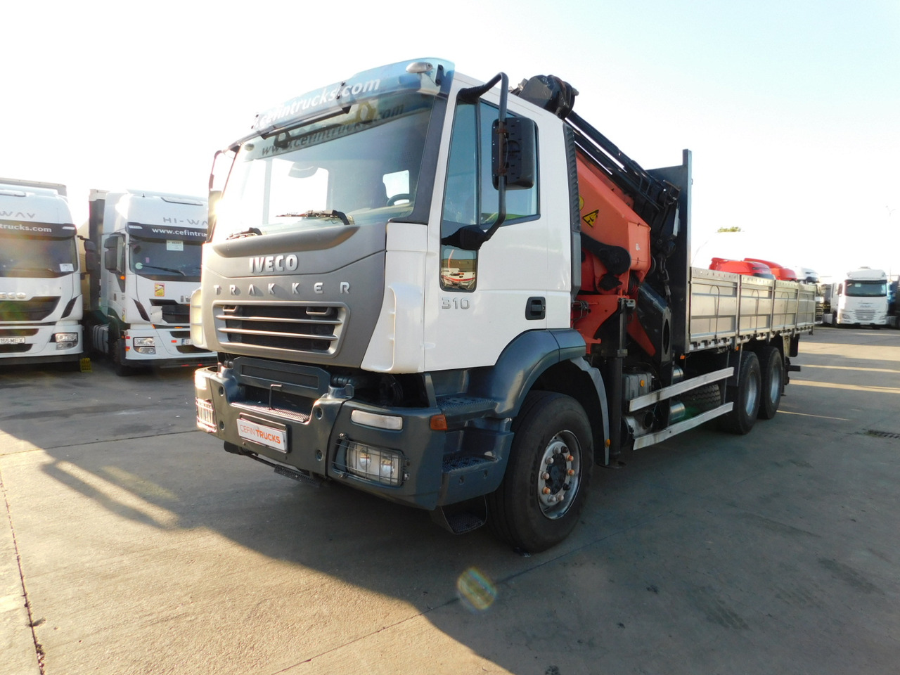 Iveco Magirus trakker - משאית צד נופל/ שטוחה, משאית מנוף: תמונה 1 Iveco Magirus trakker - משאית צד נופל/ שטוחה, משאית מנוף: תמונה 1