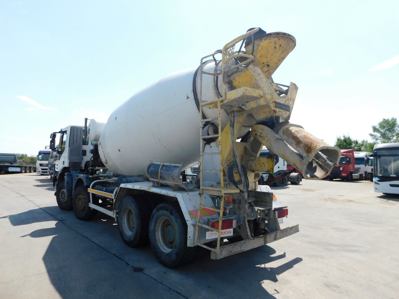 Iveco Trakker ad340t41b - משאית מערבלת בטון: תמונה 4 Iveco Trakker ad340t41b - משאית מערבלת בטון: תמונה 4