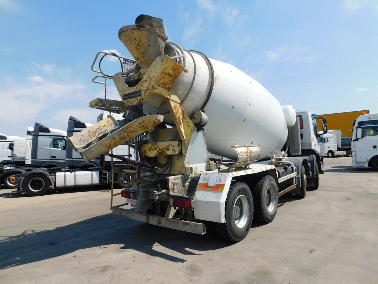 Iveco Trakker ad340t41b - משאית מערבלת בטון: תמונה 3 Iveco Trakker ad340t41b - משאית מערבלת בטון: תמונה 3