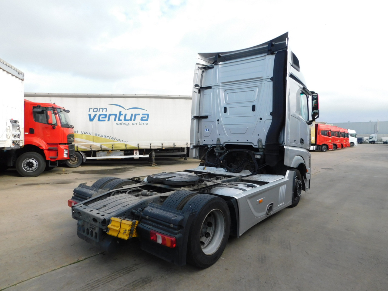 Mercedes Actros - יחידת טרקטור: תמונה 3 Mercedes Actros - יחידת טרקטור: תמונה 3