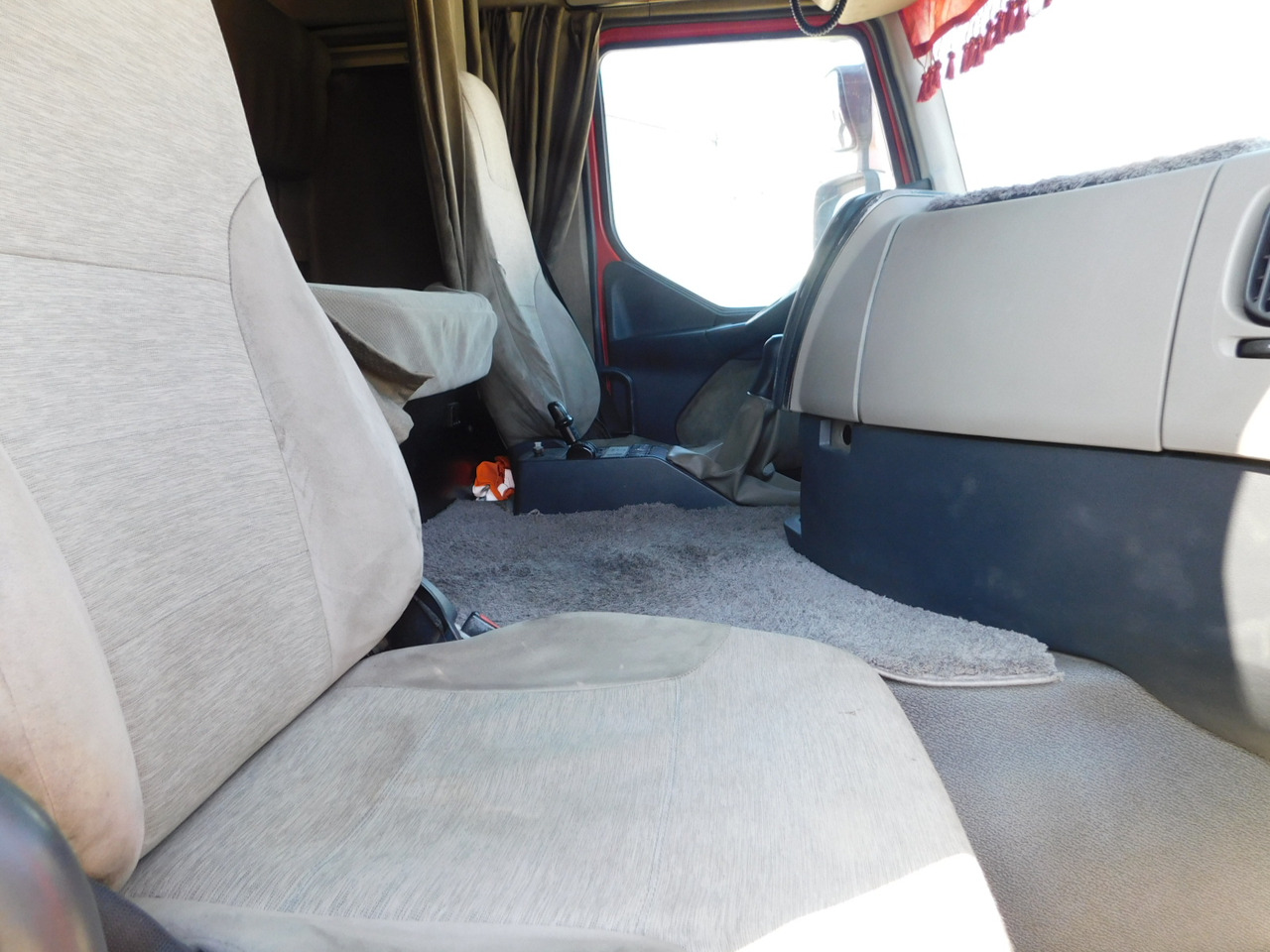 Renault Premium 410dxi - יחידת טרקטור: תמונה 5 Renault Premium 410dxi - יחידת טרקטור: תמונה 5