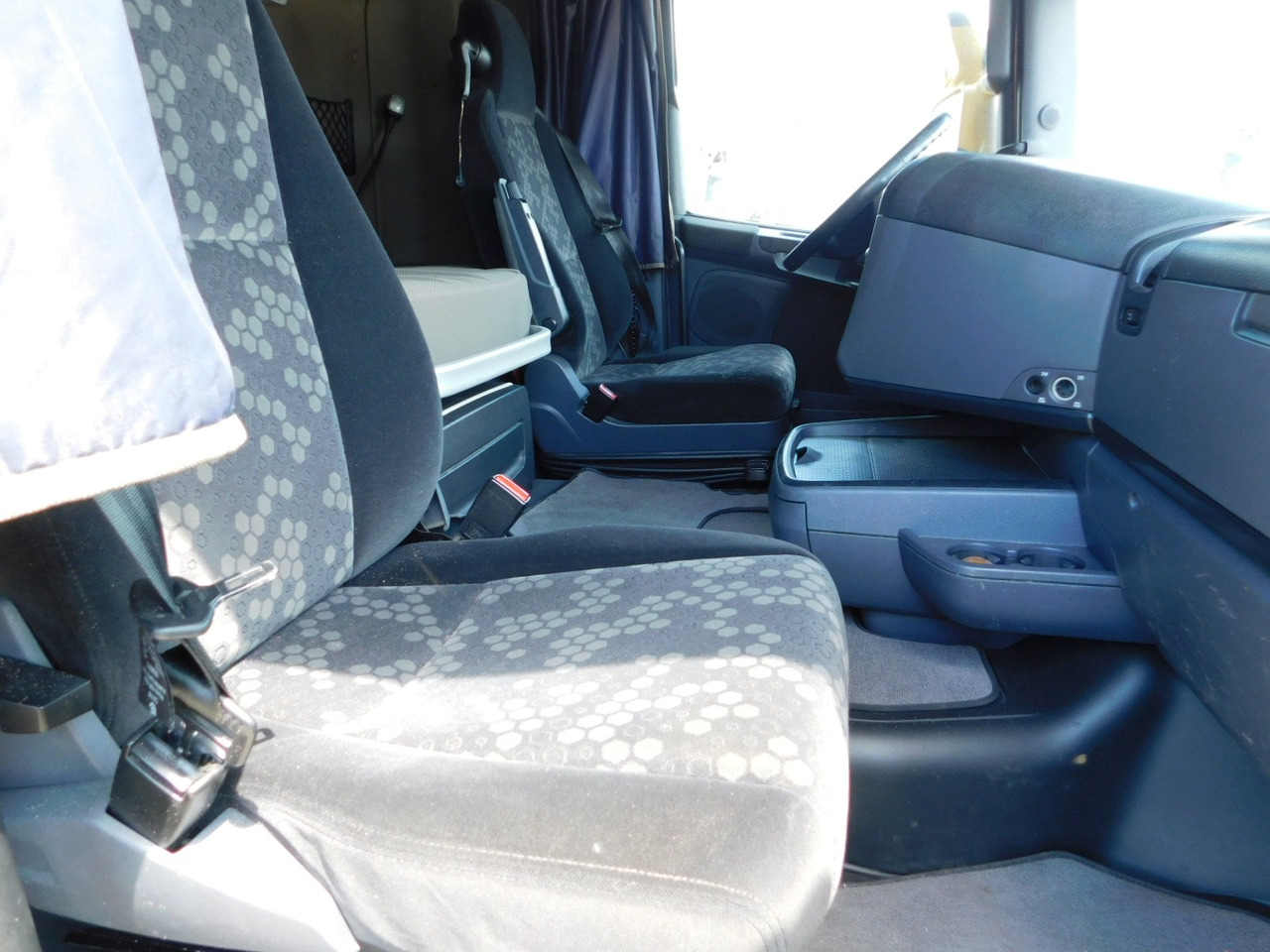 Scania R450 - יחידת טרקטור: תמונה 5 Scania R450 - יחידת טרקטור: תמונה 5