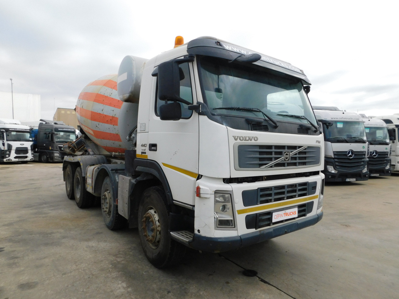 Volvo Fm440 - משאית מערבלת בטון: תמונה 2 Volvo Fm440 - משאית מערבלת בטון: תמונה 2