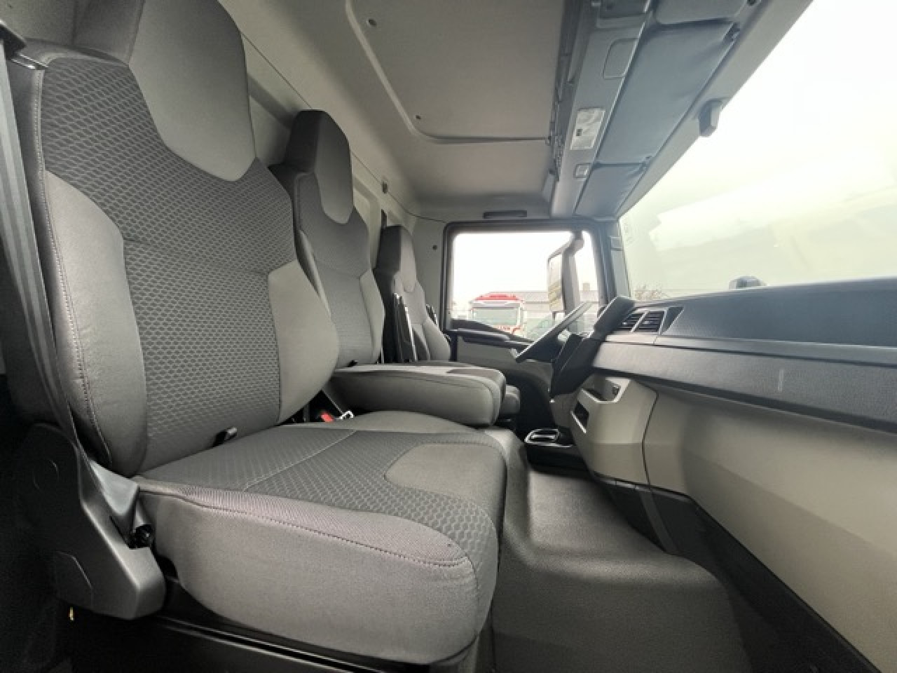 MAN TGL 12.250 4x2 BL CH Euro6 Klima AHK Luftfeder ZV - משאית תיבה: תמונה 3 MAN TGL 12.250 4x2 BL CH Euro6 Klima AHK Luftfeder ZV - משאית תיבה: תמונה 3