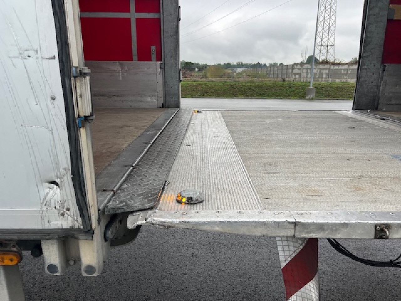 MAN TGM 18.320 4x2 BL Durchladbar - mit Tandemhänger - משאית וילונות צד: תמונה 4 MAN TGM 18.320 4x2 BL Durchladbar - mit Tandemhänger - משאית וילונות צד: תמונה 4