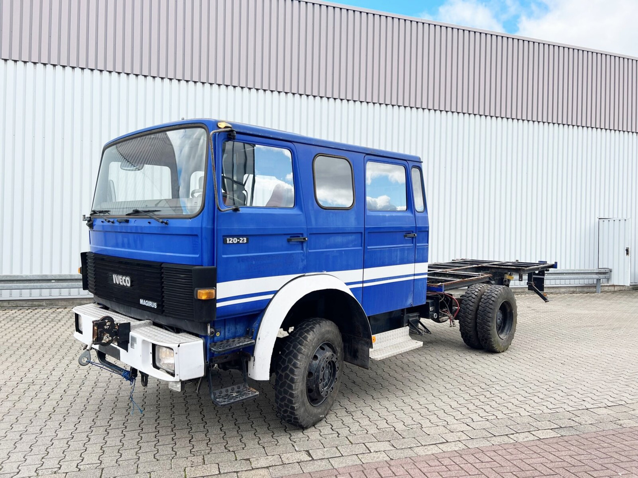 120-23 AW 4x4 Doka 120-23 AW 4x4 Doka, V8-Motor, Seilwinde - משאית עם שלדת תא: תמונה 1 120-23 AW 4x4 Doka 120-23 AW 4x4 Doka, V8-Motor, Seilwinde - משאית עם שלדת תא: תמונה 1