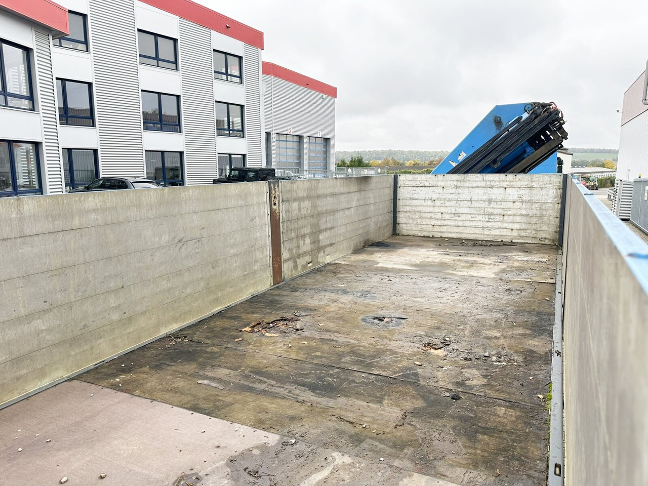 2-Achs Pritschenanhänger 2-Achs Pritschenanhänger - קרון נגרר צד נופל/ שטוח: תמונה 4 2-Achs Pritschenanhänger 2-Achs Pritschenanhänger - קרון נגרר צד נופל/ שטוח: תמונה 4