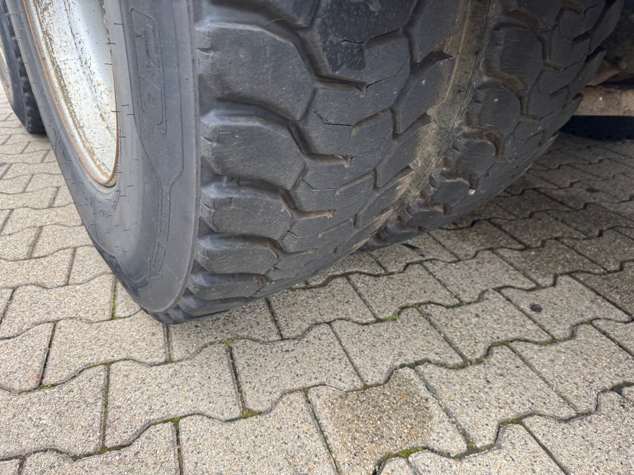 AD260T41 6x4 AD260T41 6x4, EEV - משאית עם שלדת תא: תמונה 2 AD260T41 6x4 AD260T41 6x4, EEV - משאית עם שלדת תא: תמונה 2