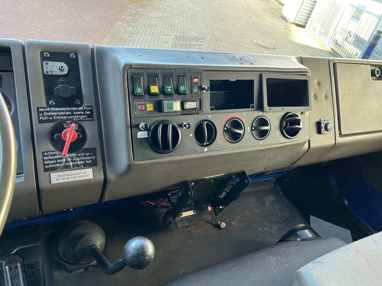 Andere 120-23 AW 4x4 Doka 120-23 AW 4x4 Doka, V8-Motor, Mannschaftswagen 16 Sitze, Seilwinde - משאית אש: תמונה 2 Andere 120-23 AW 4x4 Doka 120-23 AW 4x4 Doka, V8-Motor, Mannschaftswagen 16 Sitze, Seilwinde - משאית אש: תמונה 2