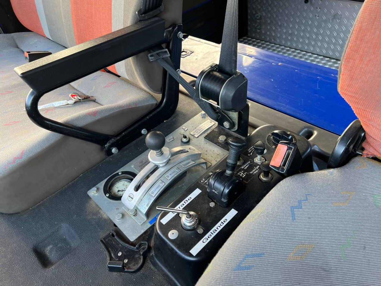 Andere 120-23 AW 4x4 Doka 120-23 AW 4x4 Doka, V8-Motor, Mannschaftswagen 16 Sitze, Seilwinde - משאית אש: תמונה 3 Andere 120-23 AW 4x4 Doka 120-23 AW 4x4 Doka, V8-Motor, Mannschaftswagen 16 Sitze, Seilwinde - משאית אש: תמונה 3