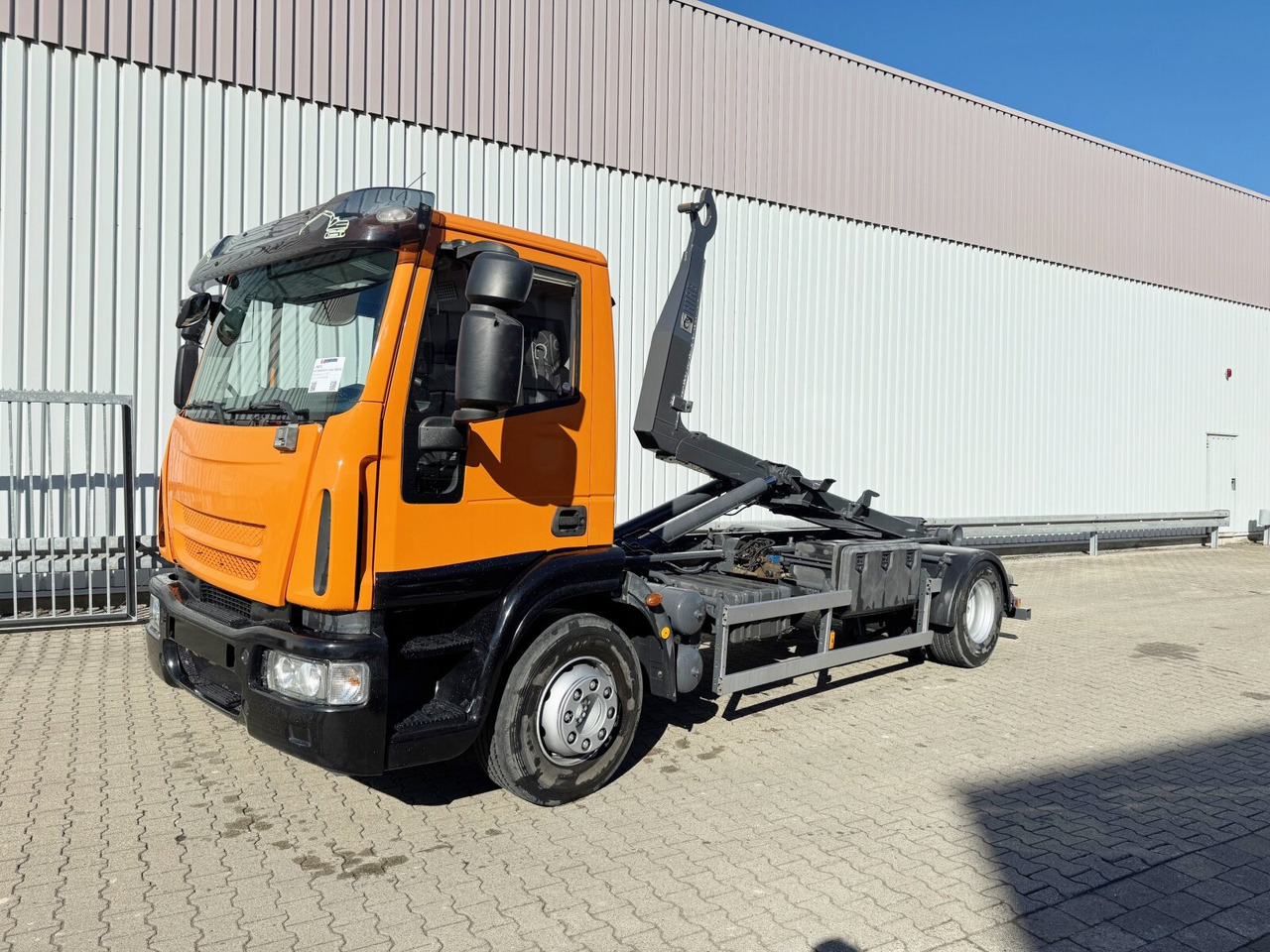 Euro Cargo 160E25 4x2 Euro Cargo 160E25 4x2, HIAB Abroller - משאית הרמת וו: תמונה 1 Euro Cargo 160E25 4x2 Euro Cargo 160E25 4x2, HIAB Abroller - משאית הרמת וו: תמונה 1