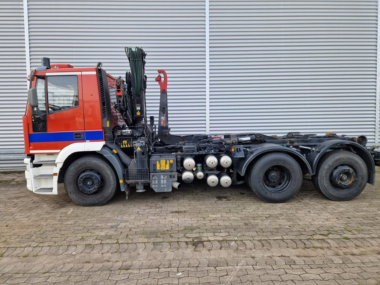 EuroTech 240E38 6x2-4 EuroTech 240E38 6x2-4, Lift-/Lenkachse, Seilwinde, Kran Hiab 100 - משאית הרמת וו, משאית מנוף: תמונה 1 EuroTech 240E38 6x2-4 EuroTech 240E38 6x2-4, Lift-/Lenkachse, Seilwinde, Kran Hiab 100 - משאית הרמת וו, משאית מנוף: תמונה 1