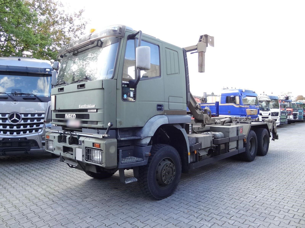EuroTrakker 260E44W 6X6 EuroTrakker 260E44W 6X6, Retarder, ADR - משאית הרמת וו: תמונה 1 EuroTrakker 260E44W 6X6 EuroTrakker 260E44W 6X6, Retarder, ADR - משאית הרמת וו: תמונה 1