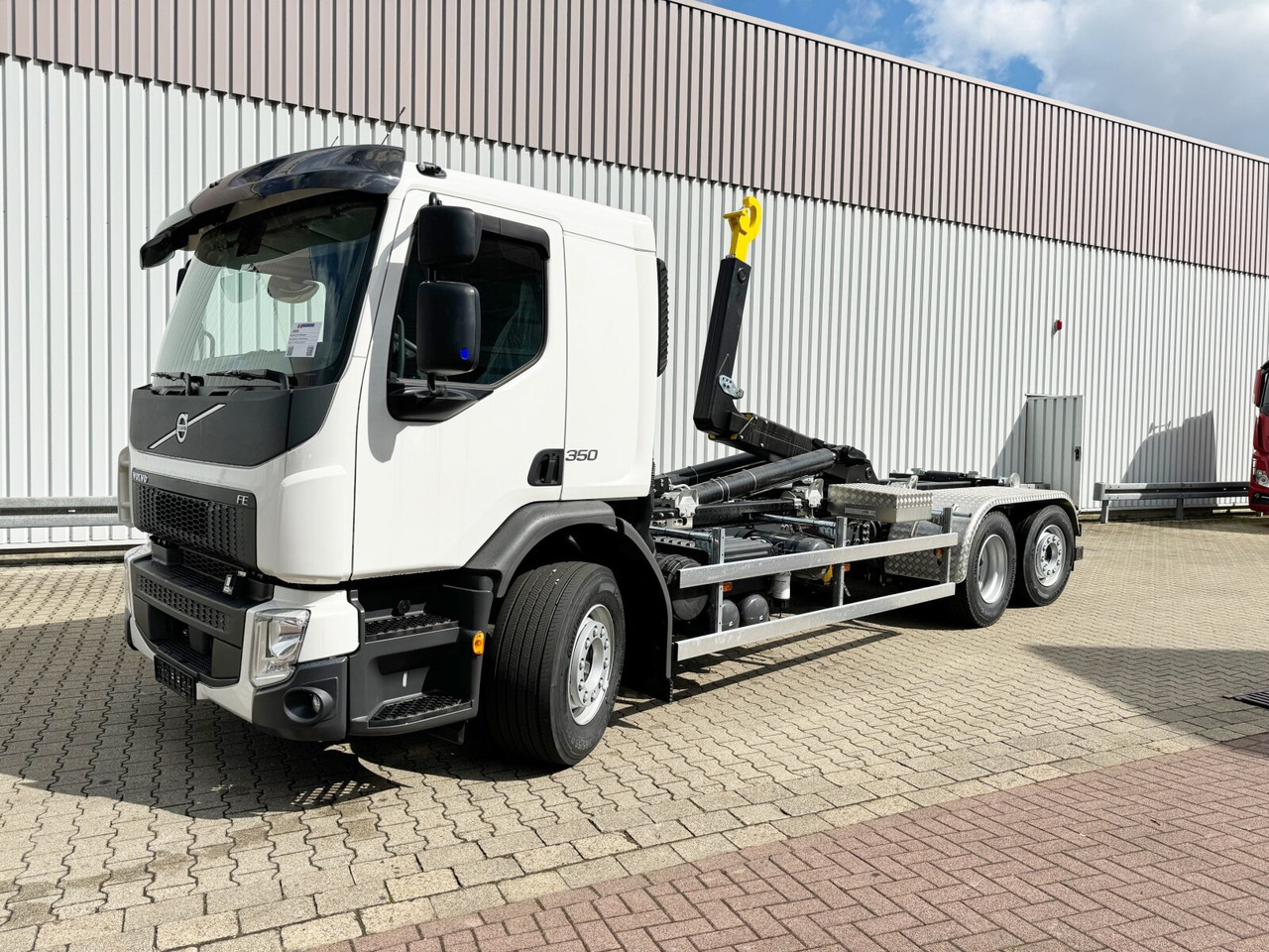 FE 350 6x2-4 FE 350/380 6x2-4, Lenk-/Liftachse - משאית עם שלדת תא: תמונה 1 FE 350 6x2-4 FE 350/380 6x2-4, Lenk-/Liftachse - משאית עם שלדת תא: תמונה 1
