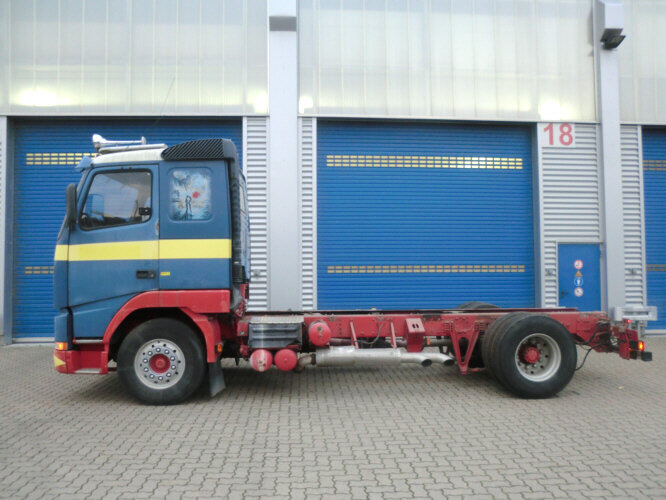 FH New 12-420 4x2 - משאית עם שלדת תא: תמונה 3 FH New 12-420 4x2 - משאית עם שלדת תא: תמונה 3