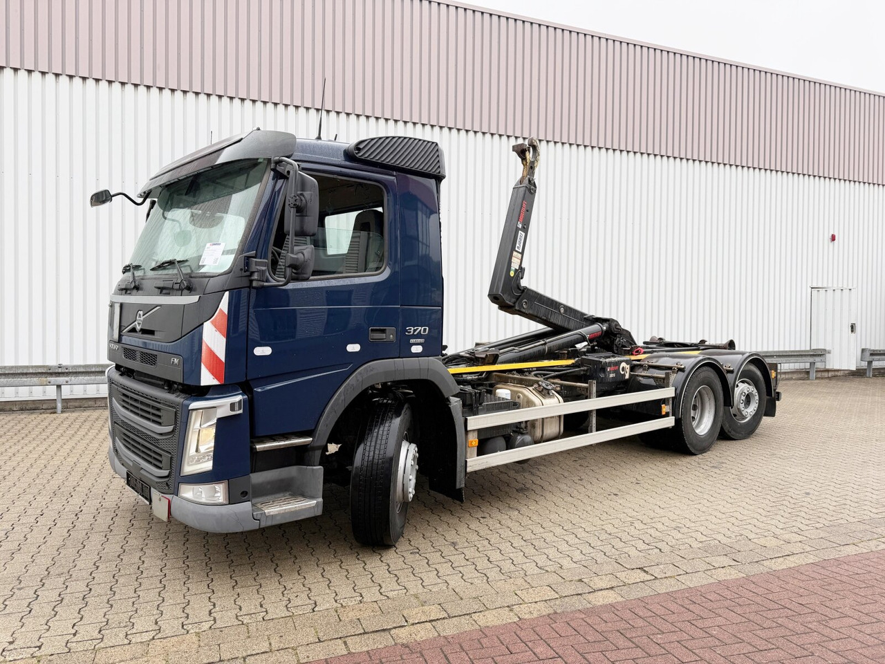 FM 370/410 6x2 FM 370/410 6x2, Lenk-/Liftachse - משאית הרמת וו: תמונה 1 FM 370/410 6x2 FM 370/410 6x2, Lenk-/Liftachse - משאית הרמת וו: תמונה 1