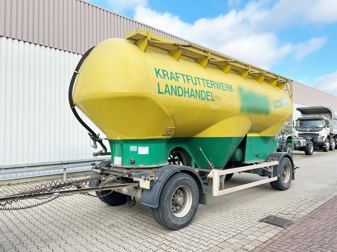 Feldbinder EUT 31.2 Silo-Anhänger EUT 31.2 Silo-Anhänger, ca. 31m³, 4x Domdeckel - קרון נגרר עם מכל: תמונה 1 Feldbinder EUT 31.2 Silo-Anhänger EUT 31.2 Silo-Anhänger, ca. 31m³, 4x Domdeckel - קרון נגרר עם מכל: תמונה 1