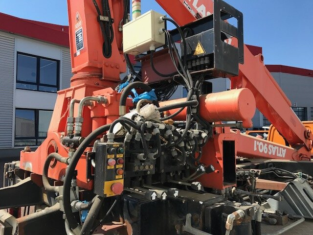 GINAF GINC 3030 GINAF GINC 3030 mit Heckkran Atlas AK 90.1 HDS - משאית עם שלדת תא, משאית מנוף: תמונה 4 GINAF GINC 3030 GINAF GINC 3030 mit Heckkran Atlas AK 90.1 HDS - משאית עם שלדת תא, משאית מנוף: תמונה 4