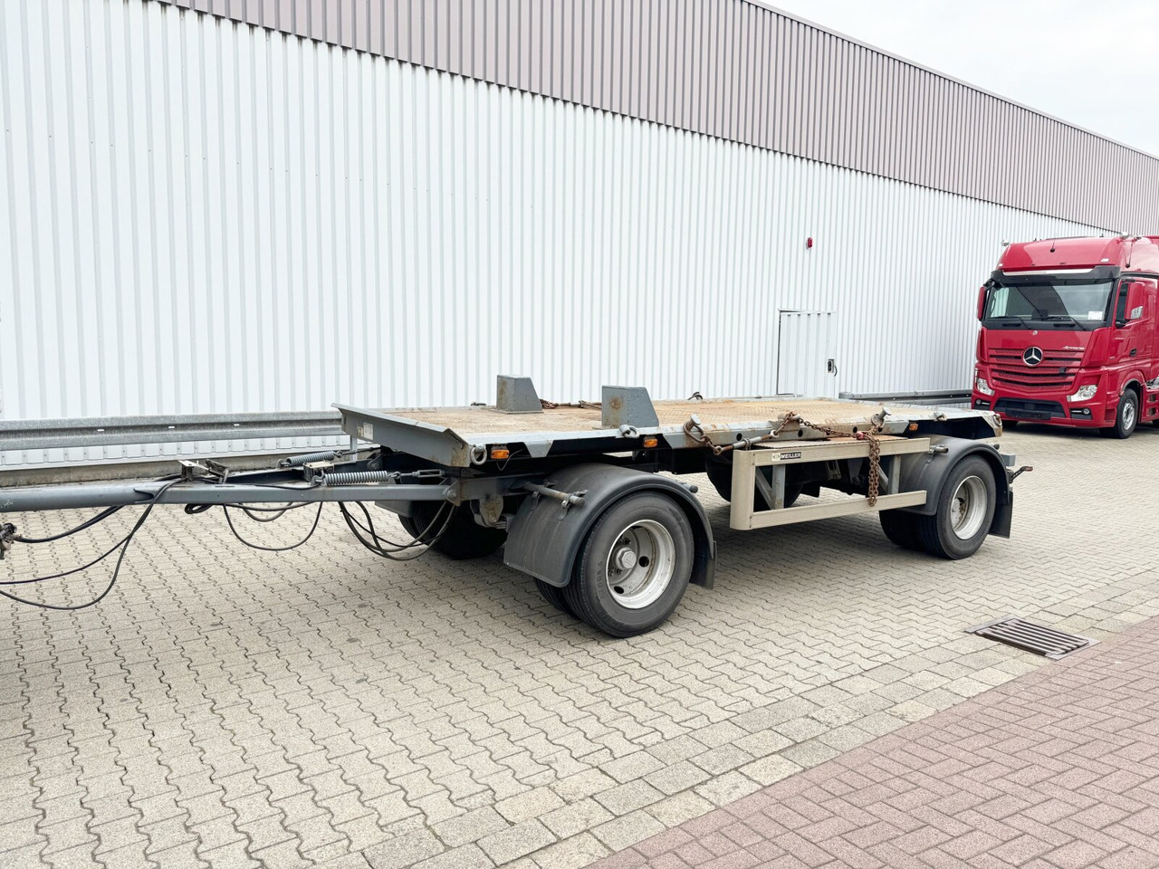 HKM A 18 ZB 3,4 A 18 ZB 3,4 Absetzanhänger - קרון נגרר מוביל מכולות/ החלפת גוף: תמונה 1 HKM A 18 ZB 3,4 A 18 ZB 3,4 Absetzanhänger - קרון נגרר מוביל מכולות/ החלפת גוף: תמונה 1