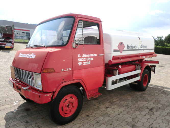 Hanomag F 75/35 Ki Hanomag-Henschel F 75/35 Ki, 5 cbm - משאית מכל: תמונה 3 Hanomag F 75/35 Ki Hanomag-Henschel F 75/35 Ki, 5 cbm - משאית מכל: תמונה 3