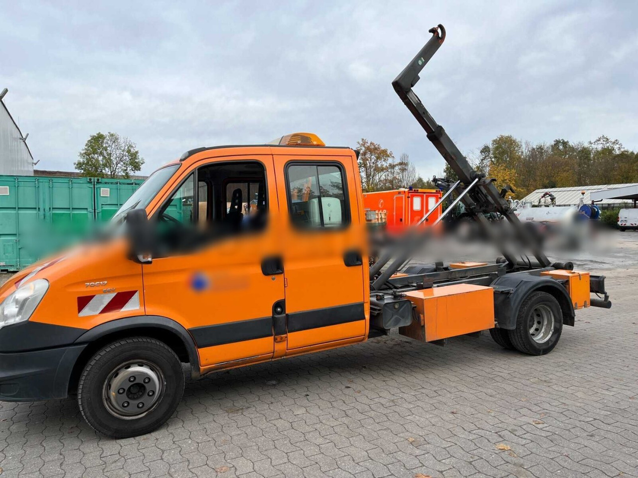 Iveco Daily 70C17 4x2 Doka Daily 70C17 4x2 Doka, EEV, Werkzeugschränke, City-Abroller - משאית הרמת וו: תמונה 1 Iveco Daily 70C17 4x2 Doka Daily 70C17 4x2 Doka, EEV, Werkzeugschränke, City-Abroller - משאית הרמת וו: תמונה 1