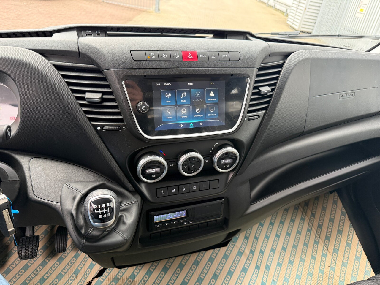 Iveco Daily 72C18H/P DK 4x2 Daily 72C18H/P DK 4x2, Nebenantrieb - משאית עם שלדת תא: תמונה 4 Iveco Daily 72C18H/P DK 4x2 Daily 72C18H/P DK 4x2, Nebenantrieb - משאית עם שלדת תא: תמונה 4