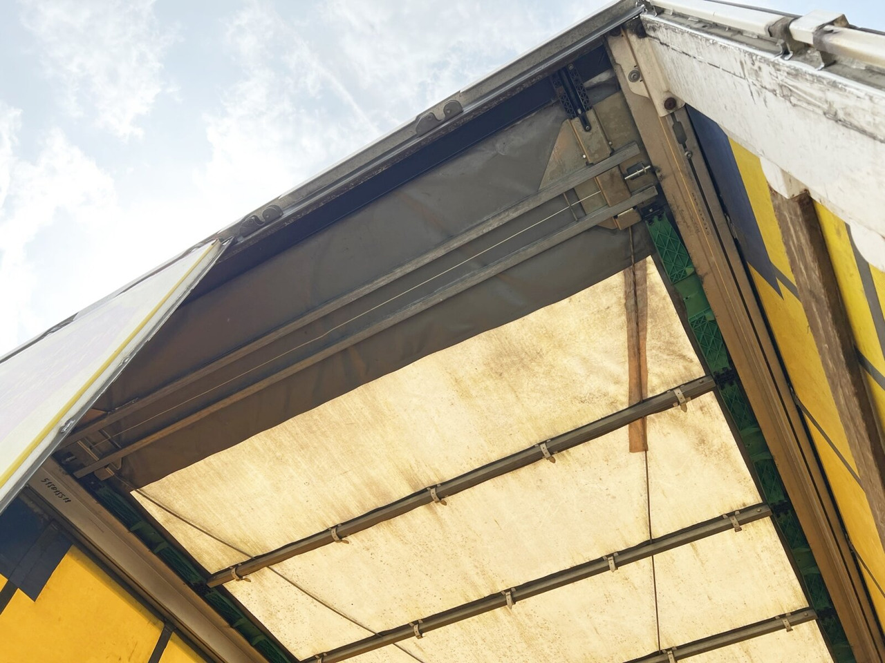 Krone SDP 27 SDP 27 , Edscha-Verdeck - סמיטריילר עם וילונות צד: תמונה 2 Krone SDP 27 SDP 27 , Edscha-Verdeck - סמיטריילר עם וילונות צד: תמונה 2