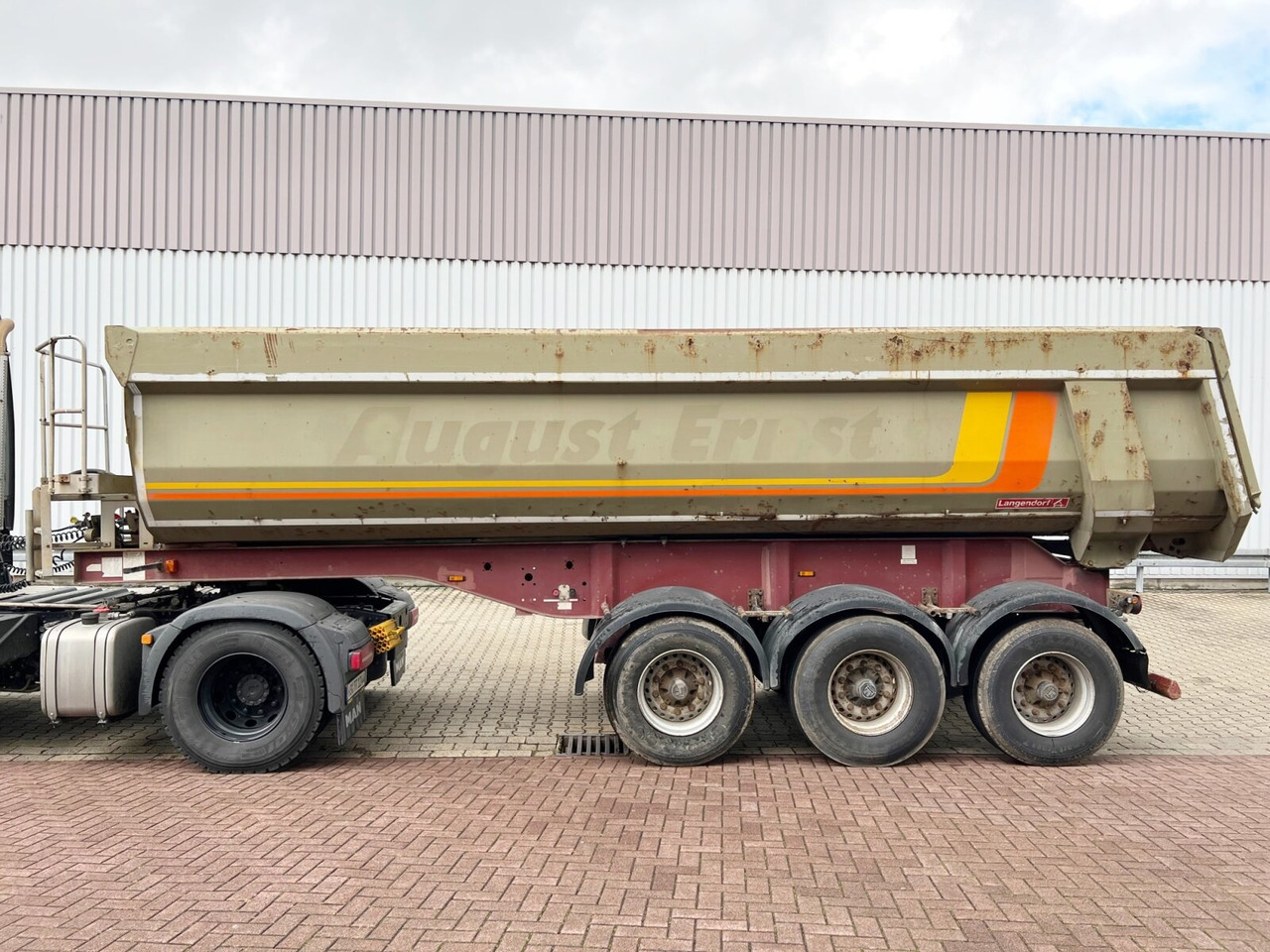 Langendorf SKS-HS 24/28 SKS-HS 24/28, Stahlmulde ca. 24m³, Liftachse - סמיטריילר עם מזהיר: תמונה 3 Langendorf SKS-HS 24/28 SKS-HS 24/28, Stahlmulde ca. 24m³, Liftachse - סמיטריילר עם מזהיר: תמונה 3