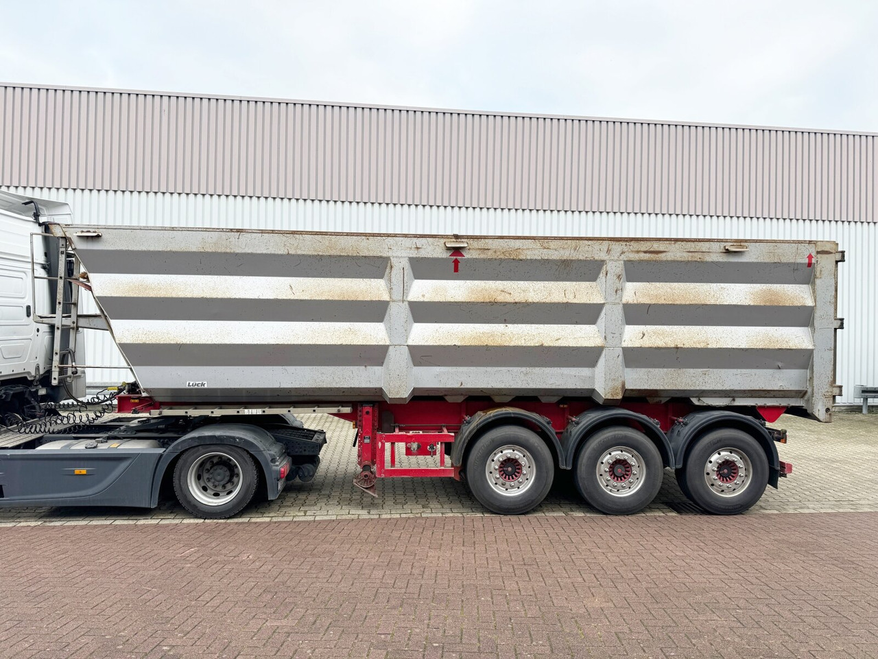 Lück SKF 35 LÜCK SKF 35, Stahlmulde ca. 37m³, Liftachse - סמיטריילר: תמונה 4 Lück SKF 35 LÜCK SKF 35, Stahlmulde ca. 37m³, Liftachse - סמיטריילר: תמונה 4