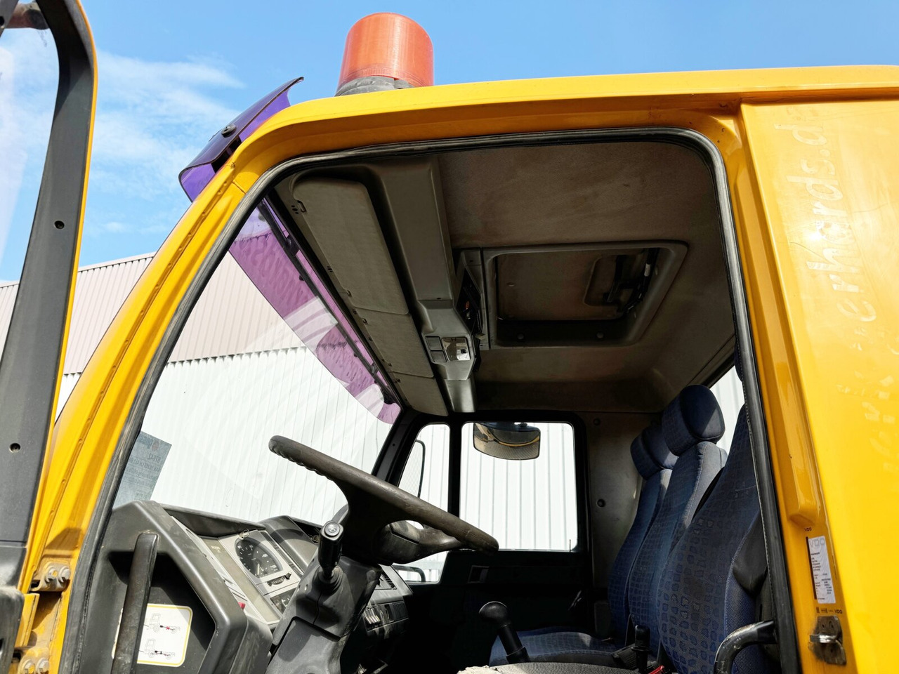 MAN 18.255 LK 4x2 BB 18.255 LK 4x2 BB - מזהיר: תמונה 2 MAN 18.255 LK 4x2 BB 18.255 LK 4x2 BB - מזהיר: תמונה 2
