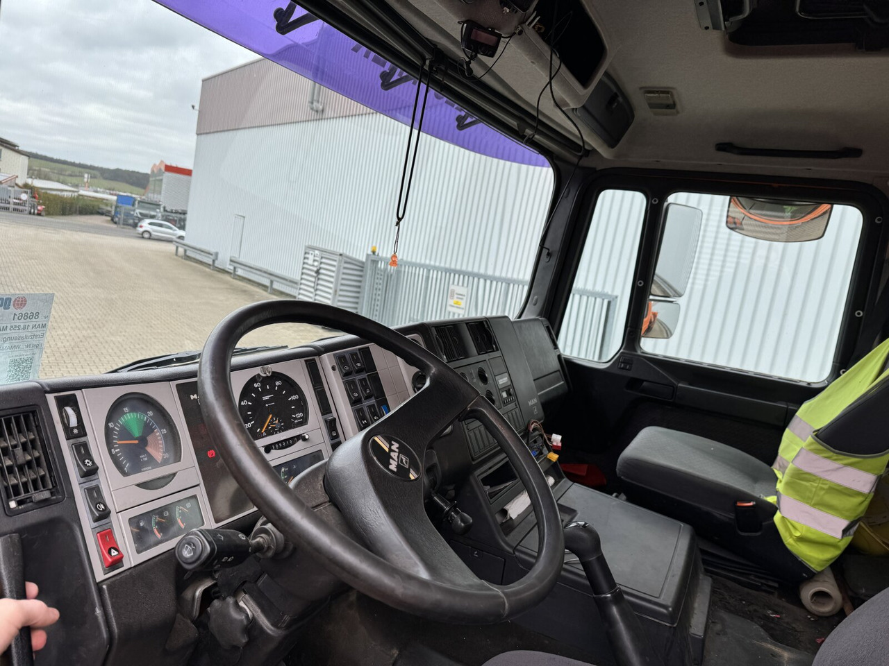 MAN 18.255 MAK 4x4 BB 18.255 MAK 4x4 BB, Kran Atlas AK 85.1 A1 - משאית עם שלדת תא, משאית מנוף: תמונה 4 MAN 18.255 MAK 4x4 BB 18.255 MAK 4x4 BB, Kran Atlas AK 85.1 A1 - משאית עם שלדת תא, משאית מנוף: תמונה 4