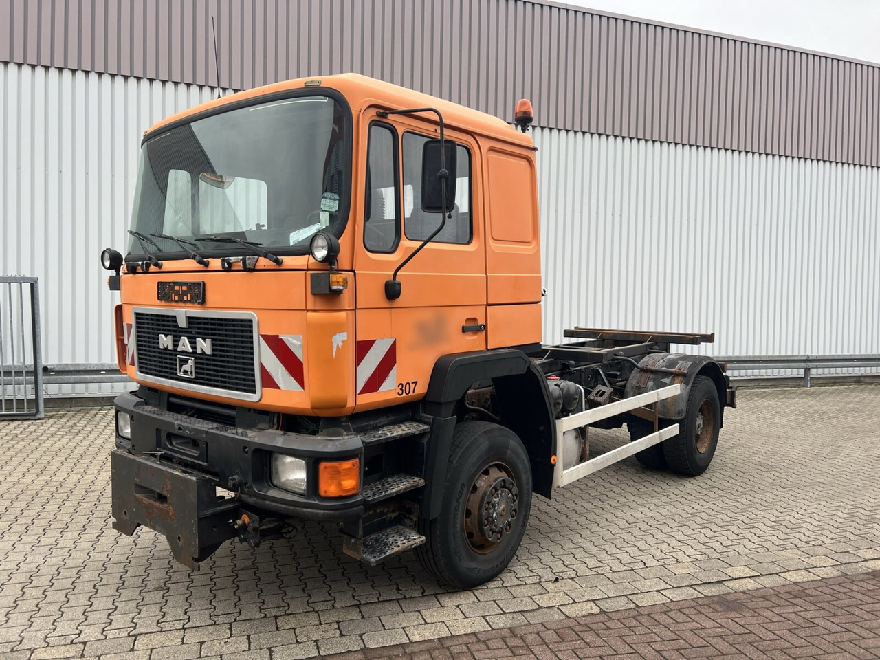 MAN 19.292/402 FAK 4x4 BB 19.292/402 FAK 4x4 BB, 6-Zylinder, Winterdienstausstattung - משאית עם שלדת תא: תמונה 1 MAN 19.292/402 FAK 4x4 BB 19.292/402 FAK 4x4 BB, 6-Zylinder, Winterdienstausstattung - משאית עם שלדת תא: תמונה 1