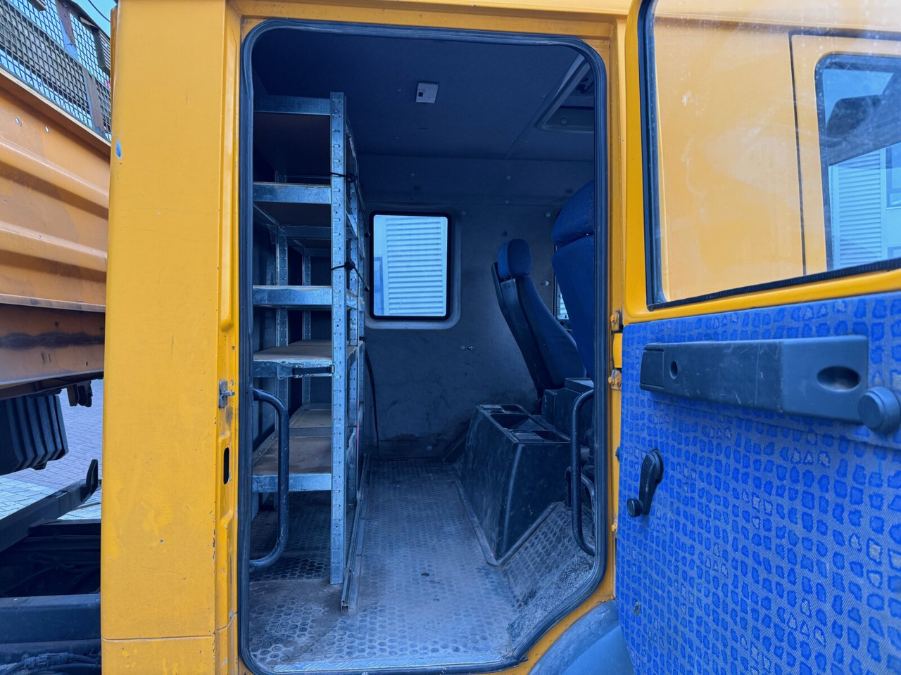 MAN LE 8.180 4X2 BB Doka LE 8.180 4X2 BB Doka, 2x AHK - מזהיר: תמונה 5 MAN LE 8.180 4X2 BB Doka LE 8.180 4X2 BB Doka, 2x AHK - מזהיר: תמונה 5