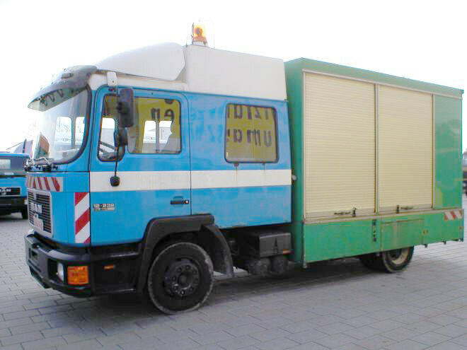 MAN M02 12.232 4x2 Spülwagen - משאית: תמונה 1 MAN M02 12.232 4x2 Spülwagen - משאית: תמונה 1
