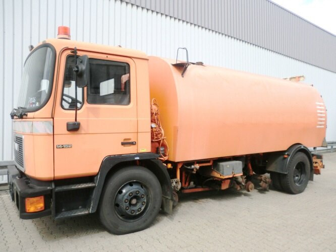 MAN M03 14.152 4x2 M03 14.152 4x2, Schienenkehrmaschine - מטאטא כבישים: תמונה 1 MAN M03 14.152 4x2 M03 14.152 4x2, Schienenkehrmaschine - מטאטא כבישים: תמונה 1