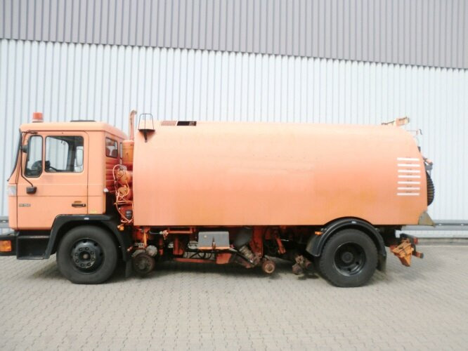 MAN M03 14.152 4x2 M03 14.152 4x2, Schienenkehrmaschine - מטאטא כבישים: תמונה 4 MAN M03 14.152 4x2 M03 14.152 4x2, Schienenkehrmaschine - מטאטא כבישים: תמונה 4
