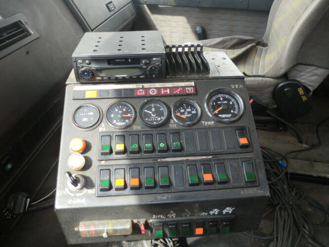 MAN M03 14.152 4x2 M03 14.152 4x2, Schienenkehrmaschine - מטאטא כבישים: תמונה 2 MAN M03 14.152 4x2 M03 14.152 4x2, Schienenkehrmaschine - מטאטא כבישים: תמונה 2