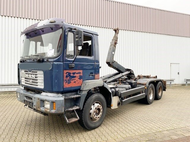 MAN T40 26.364/414 6x4, 6-Zylinder T40 26.364/414 6x4, 6-Zylinder - משאית הרמת וו: תמונה 1 MAN T40 26.364/414 6x4, 6-Zylinder T40 26.364/414 6x4, 6-Zylinder - משאית הרמת וו: תמונה 1