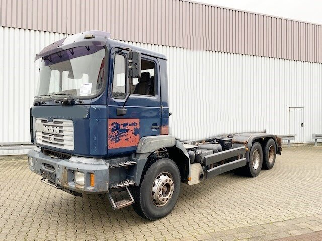 MAN T40 26.364/414 6x4, 6-Zylinder T40 26.364/414 6x4, 6-Zylinder - משאית עם שלדת תא: תמונה 1 MAN T40 26.364/414 6x4, 6-Zylinder T40 26.364/414 6x4, 6-Zylinder - משאית עם שלדת תא: תמונה 1