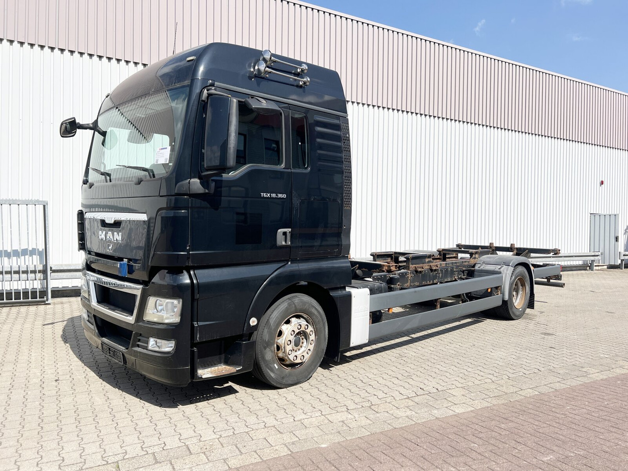 MAN TGA 18.360 4x2 LL TGA 18.360 4x2 LL, Fahrschulausstattung - משאית: תמונה 1 MAN TGA 18.360 4x2 LL TGA 18.360 4x2 LL, Fahrschulausstattung - משאית: תמונה 1
