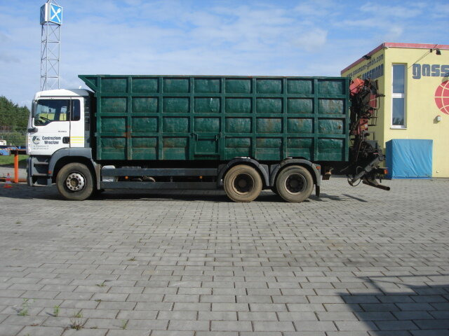 MAN TGA 26.413 BB 6x4 TGA 26.413 BB 6x4 mit Heckkran Jonsered 1020 - משאית מנוף: תמונה 1 MAN TGA 26.413 BB 6x4 TGA 26.413 BB 6x4 mit Heckkran Jonsered 1020 - משאית מנוף: תמונה 1