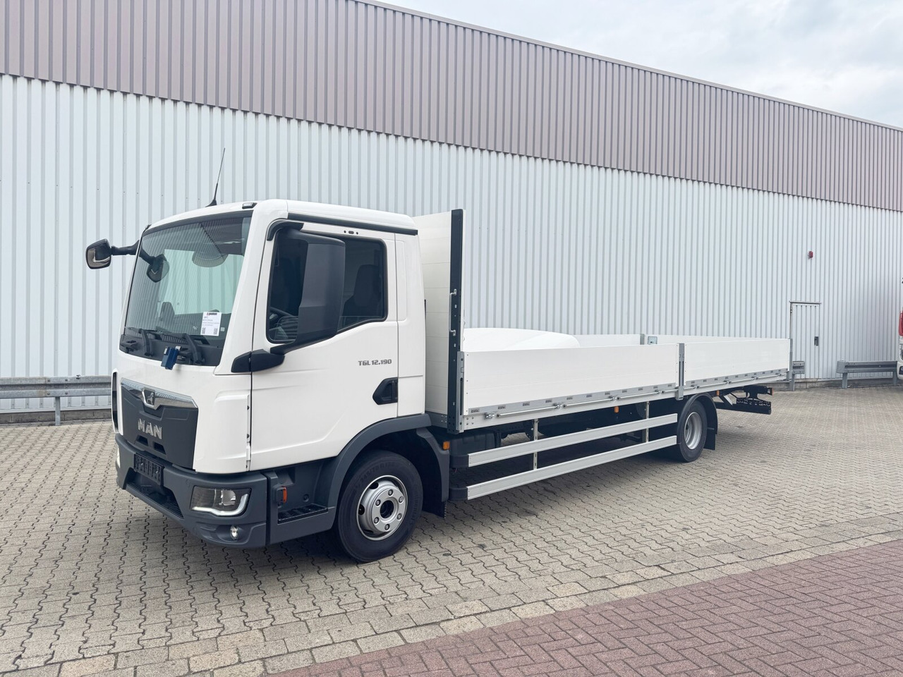 MAN TGL 12.190 4x2 BL TGL 12.190 4x2 BL - משאית צד נופל/ שטוחה: תמונה 1 MAN TGL 12.190 4x2 BL TGL 12.190 4x2 BL - משאית צד נופל/ שטוחה: תמונה 1