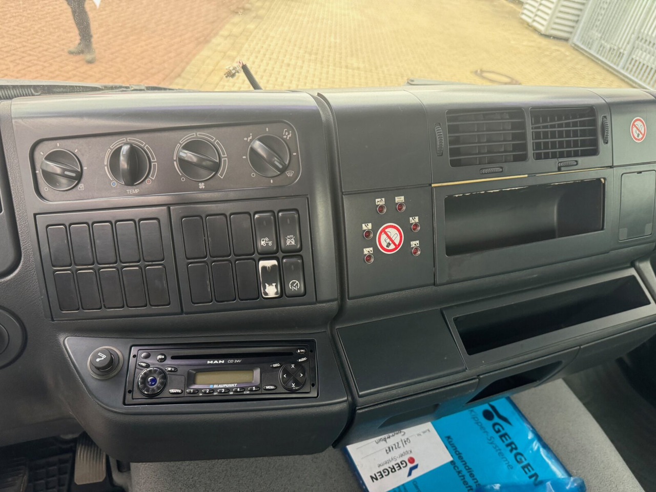 משאית דילוג העמסה MAN TGL 12.240 4X2 BB TGL 12.240 4X2 BB, Tele-Absetzer: תמונה 5 משאית דילוג העמסה MAN TGL 12.240 4X2 BB TGL 12.240 4X2 BB, Tele-Absetzer: תמונה 5