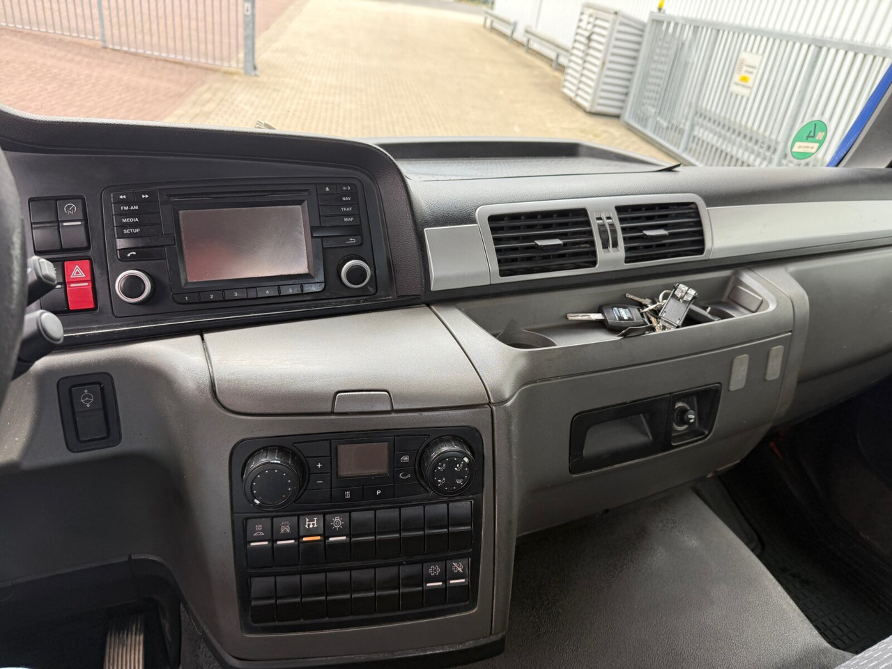 MAN TGM 18.290 4x2 BB TGM 18.290 4x2 BB, Navi - מזהיר: תמונה 5 MAN TGM 18.290 4x2 BB TGM 18.290 4x2 BB, Navi - מזהיר: תמונה 5