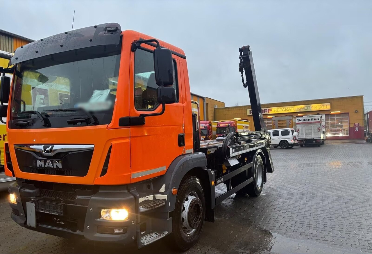 MAN TGM 18.290 4x2 BB TGM 18.290 4x2 BB, Tele-Absetzer - משאית דילוג העמסה: תמונה 1 MAN TGM 18.290 4x2 BB TGM 18.290 4x2 BB, Tele-Absetzer - משאית דילוג העמסה: תמונה 1