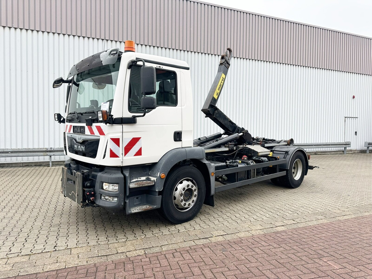 MAN TGM 18.290 4x2 BL TGM 18.290 4x2 BL, Winterdienstausstattung - משאית הרמת וו: תמונה 1 MAN TGM 18.290 4x2 BL TGM 18.290 4x2 BL, Winterdienstausstattung - משאית הרמת וו: תמונה 1