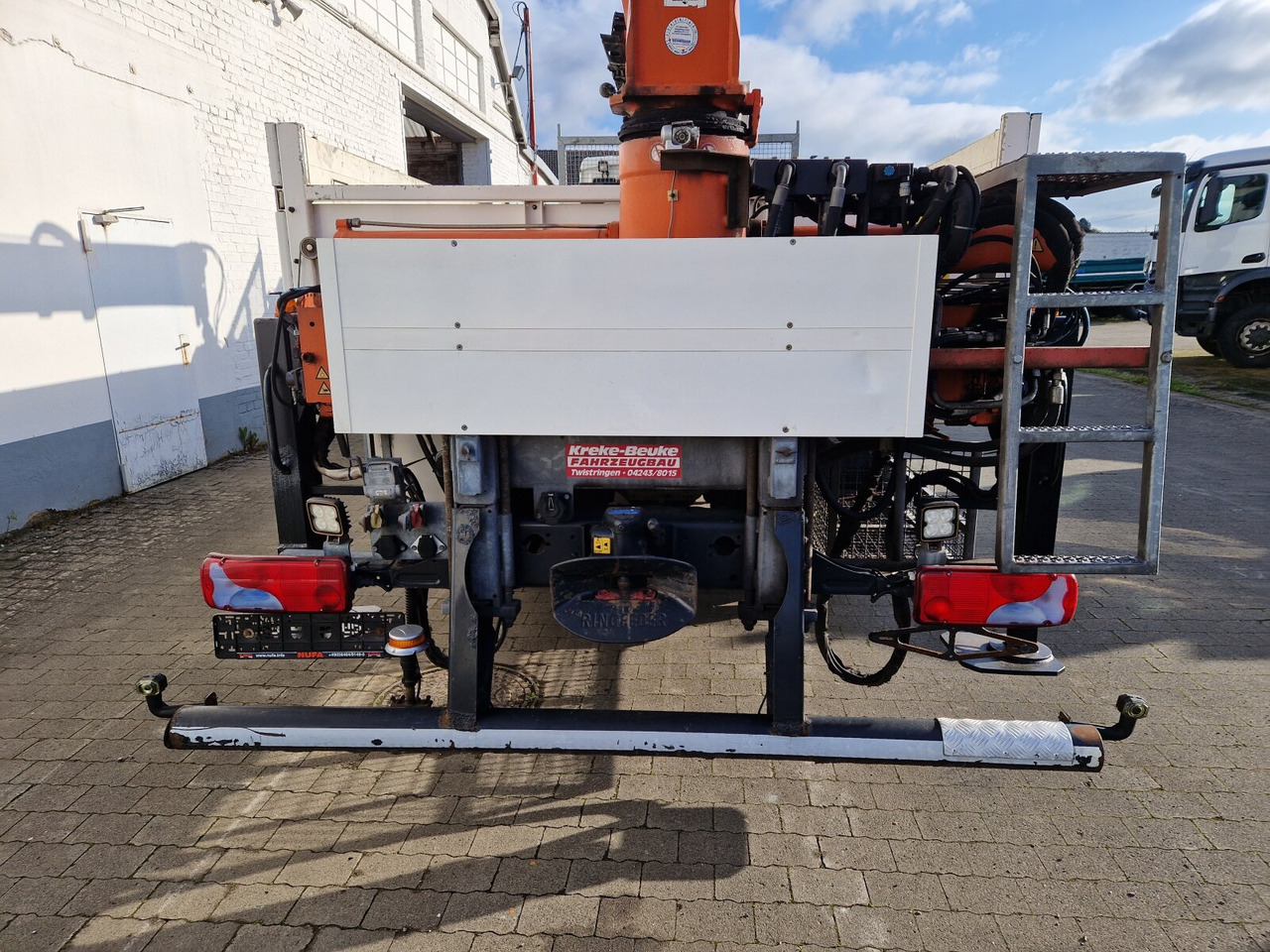 MAN TGM 18.340 4x2 BL TGM 18.340 4x2 BL, Atlas Ladekran 135.2 V, 9.8m - 1040 kg - משאית מנוף, משאית צד נופל/ שטוחה: תמונה 4 MAN TGM 18.340 4x2 BL TGM 18.340 4x2 BL, Atlas Ladekran 135.2 V, 9.8m - 1040 kg - משאית מנוף, משאית צד נופל/ שטוחה: תמונה 4