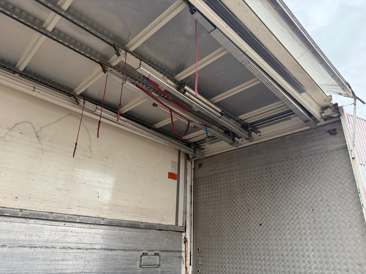 MAN TGM 22.290 6x2-4 LL TGM 22.290 6x2-4 LL, EEV, Lenkachse, 2x AHK, Getränkekoffer, LBW MBB - משאית תיבה: תמונה 3 MAN TGM 22.290 6x2-4 LL TGM 22.290 6x2-4 LL, EEV, Lenkachse, 2x AHK, Getränkekoffer, LBW MBB - משאית תיבה: תמונה 3