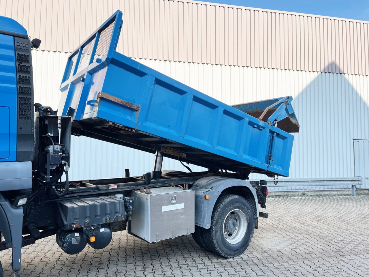 MAN TGS 18.360 4X4 BL TGS 18.360 4X4 BL, Hinterkipper, hydr. Heckklappe, Winterdienstausstattung - מזהיר: תמונה 4 MAN TGS 18.360 4X4 BL TGS 18.360 4X4 BL, Hinterkipper, hydr. Heckklappe, Winterdienstausstattung - מזהיר: תמונה 4