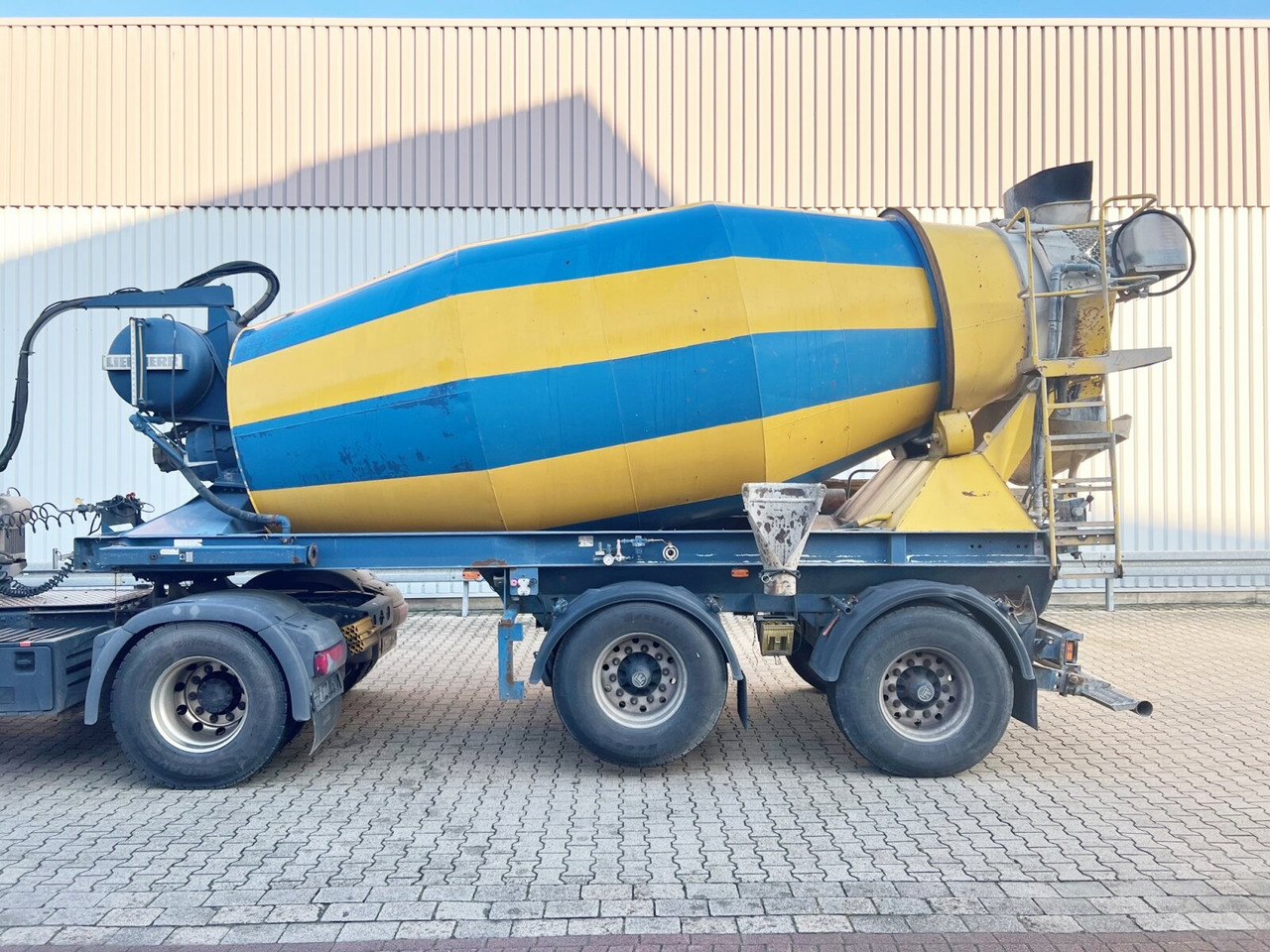 MAN TGS 18.440 4X4H BLS TGS 18.440 4X4H BLS, LIEBHERR SF 32 BM/BS Mischer ca. 10m³ - משאית מערבלת בטון: תמונה 3 MAN TGS 18.440 4X4H BLS TGS 18.440 4X4H BLS, LIEBHERR SF 32 BM/BS Mischer ca. 10m³ - משאית מערבלת בטון: תמונה 3